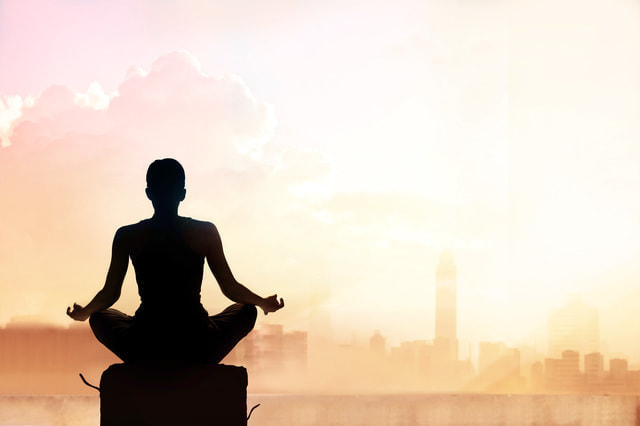 ヨガマックス　クンダリーニヨガシーン